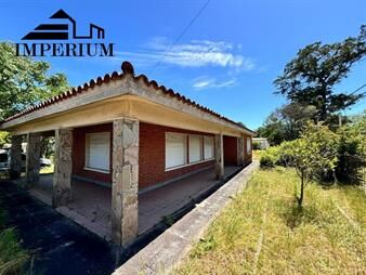 https://www.gallito.com.uy/casa-a-la-venta-ubicada-en-el-centro-de-costa-azul-canelone-inmuebles-26813808