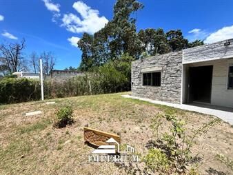 https://www.gallito.com.uy/venta-2-casas-en-un-mismo-padron-con-piscina-en-la-floresta-inmuebles-26835951