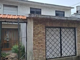 https://www.gallito.com.uy/casa-y-apto-de-muy-buena-construccion-a-3c-de-avda-italia-inmuebles-26968503