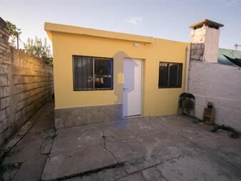 https://web5.gallito.com.uy/venta-casa-1-dormitorio-con-renta-bella-italia-inmuebles-27002548