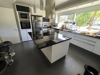 https://web5.gallito.com.uy/susena-inversiones-alquila-apartamentos-“-la-caleta”-inmuebles-27004251