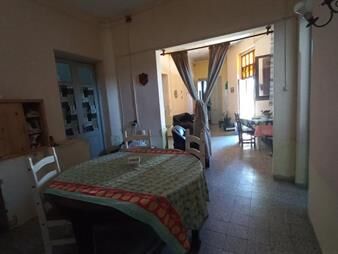 https://web5.gallito.com.uy/excelente-opcion-amplia-y-soleada-casa-esquina-toda-exteri-inmuebles-27008081