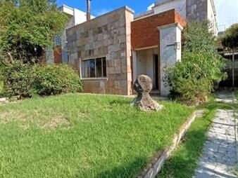 https://web5.gallito.com.uy/amplia-casa-en-malvin-con-patio-parrillero-y-garaje-inmuebles-27032642