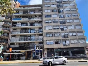https://web5.gallito.com.uy/venta-apto-panoramico-pocitos-2-dorm-y-servicio-con-renta-inmuebles-27074176