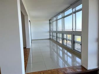https://web5.gallito.com.uy/apto-de-160m2-en-rambla-de-punta-carretas-inmuebles-27149879