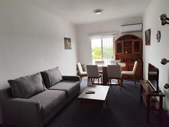 https://web5.gallito.com.uy/apto-4-dormitorios-2-baños-y-posibilidad-de-garaje-inmuebles-27170025