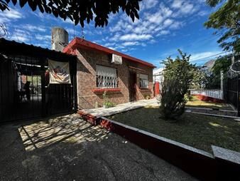 https://www.gallito.com.uy/excelente-padron-unico-con-gge-jardin-y-fondo-inmuebles-27241202
