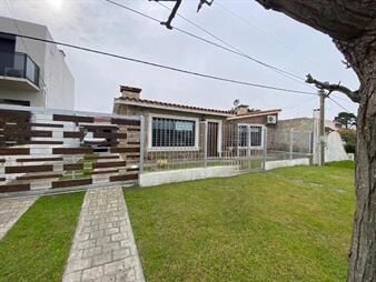 https://www.gallito.com.uy/c530-ivonne-–-costa-azul-–-a-metros-de-la-playa-inmuebles-27266847