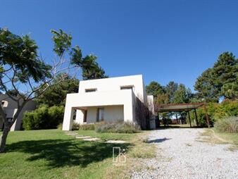 https://www.gallito.com.uy/alquiler-casa-viñedos-tahona-amplio-jardin-3-dormservicio-inmuebles-27267007