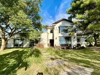 https://www.gallito.com.uy/venta-casa-barrio-carmel-1660m2-amplia-impecable-gran-fondo-inmuebles-27278306