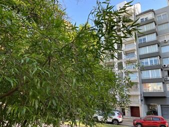 https://www.gallito.com.uy/excelente-ubicacion-luminoso-vista-frente-a-plaza-inmuebles-27284898