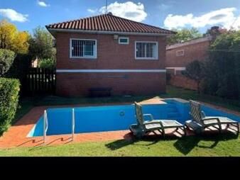 https://www.gallito.com.uy/susena-inversiones-vende-casa-en-carrasco-norte-hermosa-inmuebles-27300152