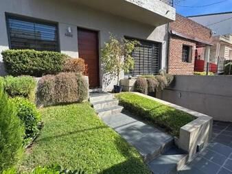 https://web5.gallito.com.uy/venta-espectacular-casa-con-garage-inmuebles-27300894
