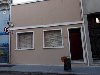 https://www.gallito.com.uy/a-pasos-de-la-rambla-y-en-plena-ciudad-vieja-inmuebles-27306674