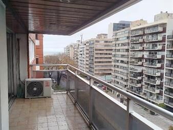 https://www.gallito.com.uy/piso-alto-sobre-bvar-españa-pscina-barbacoa-y-parrillero-inmuebles-27312732