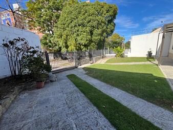 https://www.gallito.com.uy/sobre-calle-tranquila-a-pasos-de-todo-impecable-divina-inmuebles-27336766