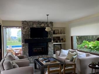 https://www.gallito.com.uy/alquilo-casa-de-4-dormitorios-en-la-tahona-inmuebles-27342615