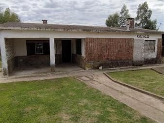 https://web5.gallito.com.uy/casa-con-amplio-frente-y-amplio-fondo-inmuebles-27727001