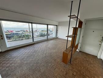 https://web5.gallito.com.uy/3-dormitorios-y-servicio-sobre-rambla-pocitos-macari-vende-inmuebles-27337336