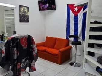 https://www.gallito.com.uy/buen-local-galeria-del-virrey-a-metros-de-18-julio-inmuebles-27434766