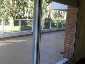https://web5.gallito.com.uy/bilu-carrasco-3suites-gge-para-2-autos-box-inmuebles-21170307