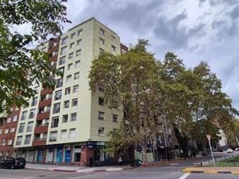 https://web5.gallito.com.uy/venta-aptocon-patio-46m2-en-pocitos-avbrasil-y-araujo-inmuebles-27449274