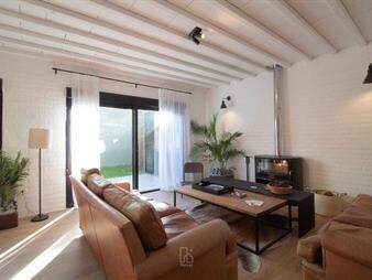 https://web5.gallito.com.uy/venta-casa-carrasco-3-dorm-living-comedor-jardin-inmuebles-27469331