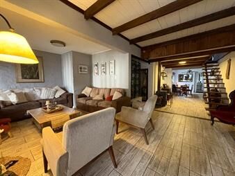 https://web5.gallito.com.uy/en-venta-casa-de-3-dormitorios-en-la-comercial-inmuebles-27472771