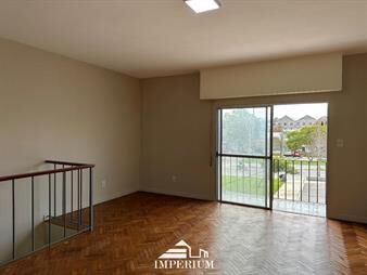 https://web5.gallito.com.uy/casa-en-altos-en-nuevo-paris-2-dormitorios-inmuebles-27494298