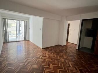 https://web5.gallito.com.uy/lindo-apartamento-de-2-dormitorios-a-la-venta-en-el-centro-inmuebles-27522021