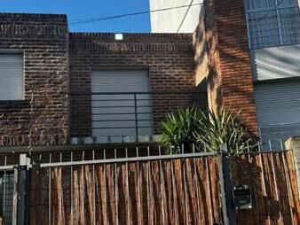 https://www.gallito.com.uy/impecable-en-dos-niveles-muy-buena-ubicacion-patio-y-jardin-inmuebles-27552946