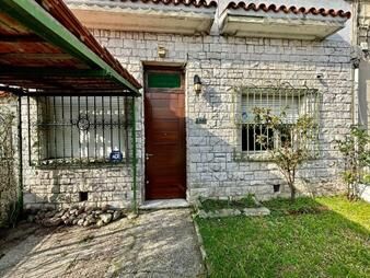 https://www.gallito.com.uy/soleada-amplios-espacios-cochera-patio-parillero-si-banco-inmuebles-27561857