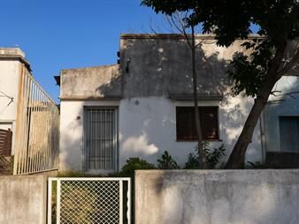 https://web5.gallito.com.uy/venta-casa-antigua-buceo-a-reciclar-sobre-avenida-inmuebles-27569249