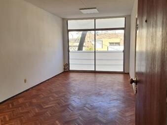 https://www.gallito.com.uy/apartamento-de-tres-dormitorios-en-pocitos-inmuebles-27576274