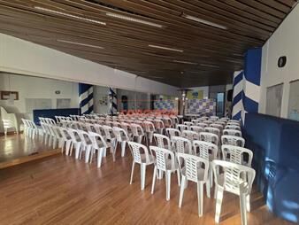 https://web5.gallito.com.uy/impecable-local-sobre-av-gral-flores-versatil-inmuebles-27599064