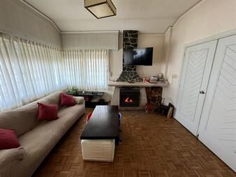 https://www.gallito.com.uy/casa-en-venta-pocitos-dos-plantas-con-garaje-inmuebles-27608076