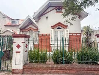 https://web5.gallito.com.uy/venta-casa-en-malvin-3-dormitorios-1-baño-lugar-3-autos-inmuebles-27615628
