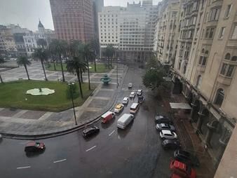 https://www.gallito.com.uy/sobre-plaza-independencia-balcon-3-dorm-2-b-vacio-inmuebles-26974067