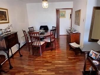 https://www.gallito.com.uy/pocitos-–-venta-apartamento-de-2-dormitorios-con-garaje-inmuebles-27646783