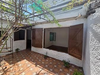 https://www.gallito.com.uy/venta-casa-2-dormitorios-patio-azotea-transitable-segura-inmuebles-27651733
