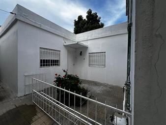 https://web5.gallito.com.uy/apartamento-a-nuevo-con-jardin-y-fondo-super-luminoso-inmuebles-27656928