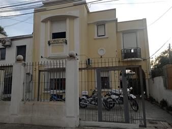 https://web5.gallito.com.uy/imperial-vendecasa-p-u-y-dos-aptos-cochera-8-vehiculos-inmuebles-27657420