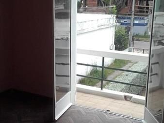 https://web5.gallito.com.uy/lindo-apto-con-terraza-en-buena-zona-inmuebles-27670404