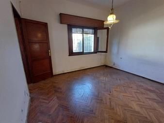 https://web5.gallito.com.uy/alquiler-casa-2-dorm-muy-luminosa-y-amplia-en-malvin-inmuebles-27670999