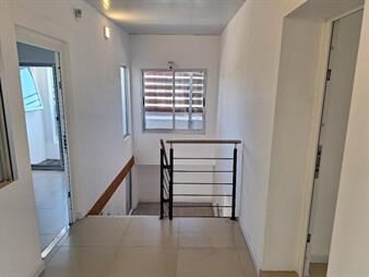 https://web5.gallito.com.uy/exc-ubicacion-a-estrenar-2-x-escalera-contrafrente-luminoso-inmuebles-27042281