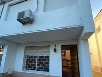 https://www.gallito.com.uy/casa-duplex-3-dormitorios-con-patio-con-parrillerogaraje-inmuebles-27688325