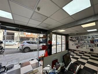 https://www.gallito.com.uy/local-comercial-de-tres-plantas-en-el-centro-inmuebles-27695744