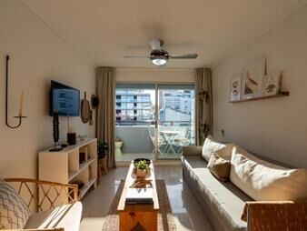 https://web5.gallito.com.uy/venta-apartamento-1-dormitorio-y-medio-en-la-peninsula-inmuebles-27696348