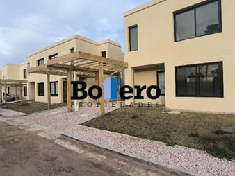 https://web5.gallito.com.uy/hermosa-casa-en-solymar-no-dude-en-llamar-inmuebles-27727379