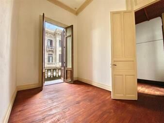 https://web5.gallito.com.uy/alquiler-enorme-casa-de-altos-en-el-centro-para-negocio-inmuebles-27731526